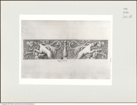 Vorderseite von Courtauld Institute, Conway Library [https://www.deutsche-digitale-bibliothek.de/content/lizenzen/rv-ez/] Ornamentaler Fries (Palazzo Gaddi, Florenz) - , bh568024_recto. Foto.