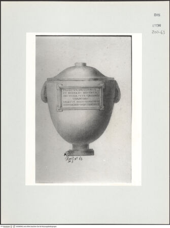Vorderseite von Courtauld Institute, Conway Library [https://www.deutsche-digitale-bibliothek.de/content/lizenzen/rv-ez/] Urne mit Inschrift (Galleria degli Uffizi, Florenz) - , bh568068_recto. Foto.