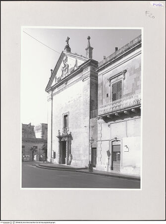 Vorderseite von Sigismondi, Roberto [https://www.deutsche-digitale-bibliothek.de/content/lizenzen/rv-fz/] Chiesa della Madonna delle GrazieSanta Maria delle Grazie - Schrägansicht der Fassade, bh568528_recto. Foto: Sigismondi, Roberto.