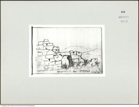 Vorderseite von Bibliotheca Hertziana [http://creativecommons.org/publicdomain/mark/1.0/] Skizzenbuch Latium, KampanienSegni, Zyklopenmauer - , bh569080_recto. Foto.