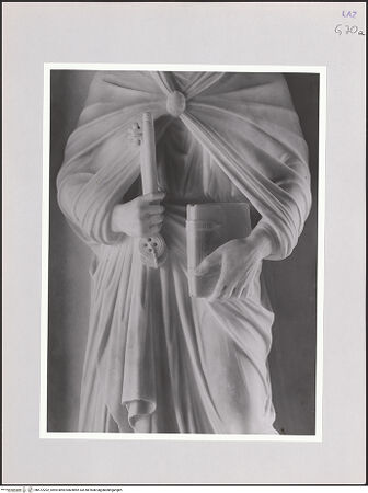 Vorderseite von Bibliotheca Hertziana [http://creativecommons.org/licenses/by-nc-sa/4.0/] Ausstattung der Cappella SimoncelliZwei ApostelfigurenHeiliger Petrus - Detail: Schlüssel und Buch, bh572202_recto. Foto: Sigismondi, Roberto.