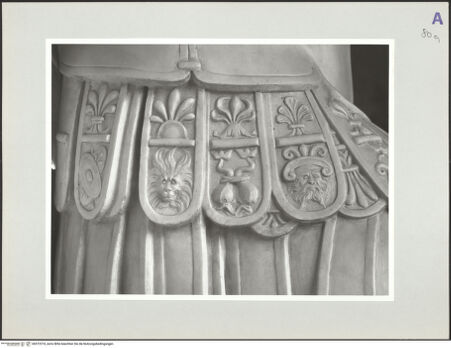 Vorderseite von Kunsthistorisches Institut in Florenz [http://creativecommons.org/licenses/by-nc-sa/4.0/] Herzog Cosimo I. als Augustus - Detail: Seitliche Laschen des Brustpanzers, bh572374_recto. Foto: Sigismondi, Roberto.