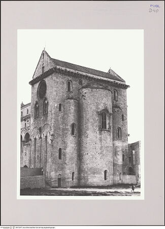 Vorderseite von Bibliotheca Hertziana [https://www.deutsche-digitale-bibliothek.de/content/lizenzen/rv-fz/] CattedraleApsiden - Gesamtansicht von Südosten, bh572957_recto. Foto: Hahn, Hanno.