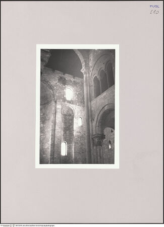 Vorderseite von Bibliotheca Hertziana [https://www.deutsche-digitale-bibliothek.de/content/lizenzen/rv-fz/] CattedraleQuerhaus und Apsiden - Blick vom Mittelschiff in den südlichen Querhausarm; Südapsis, bh572959_recto. Foto: Hahn, Hanno.