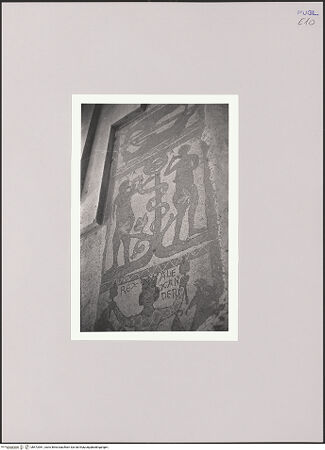 Vorderseite von Bibliotheca Hertziana [https://www.deutsche-digitale-bibliothek.de/content/lizenzen/rv-fz/] Fußbodenmosaik mit dem Sündenfall, Alexander dem Großen, Zentaur und Tieren - Mosaikboden südlich des Altars (Tiere, Sündenfall, Alexander der Große), bh572961_recto. Foto: Hahn, Hanno.