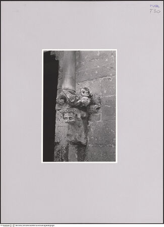 Vorderseite von Bibliotheca Hertziana [https://www.deutsche-digitale-bibliothek.de/content/lizenzen/rv-fz/] San FrancescoHauptfassade - Portal, Detail, bh572966_recto. Foto: Hahn, Hanno.