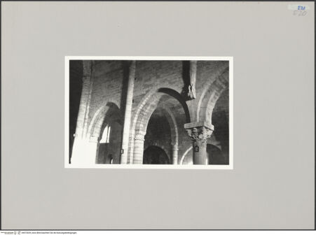 Vorderseite von Bibliotheca Hertziana [https://www.deutsche-digitale-bibliothek.de/content/lizenzen/rv-fz/] San Leone & Duomo - Mittelschiff, rechte Wand, Detail, bh573039_recto. Foto: Hahn, Hanno.