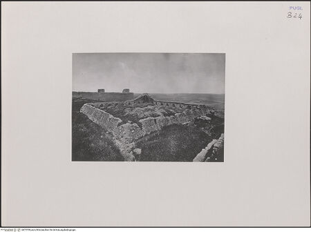 Vorderseite von Bibliotheca Hertziana [https://www.deutsche-digitale-bibliothek.de/content/lizenzen/rv-fz/] Fortezza AngioinaPalast Friedrichs II. - Ansicht von Süden, bh573789_recto. Foto: Haseloff, Arthur.