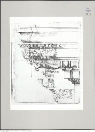 Vorderseite von Istituto Nazionale per la Grafica [https://www.deutsche-digitale-bibliothek.de/content/lizenzen/rv-ez/] Codice B (2501 B)Forum Boarium, Aufriss des Konsolgesimses vom Tempel des Portunus - , bh575539_recto. Foto.