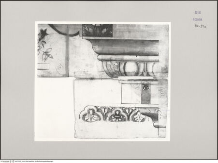 Vorderseite von Istituto Nazionale per la Grafica [https://www.deutsche-digitale-bibliothek.de/content/lizenzen/rv-ez/] Codice D (2504)Konsolgesims, gefunden in der Vigna von San Pietro in Vincoli (Fortsetzung von fol. 19 r) - , bh575599_recto. Foto.
