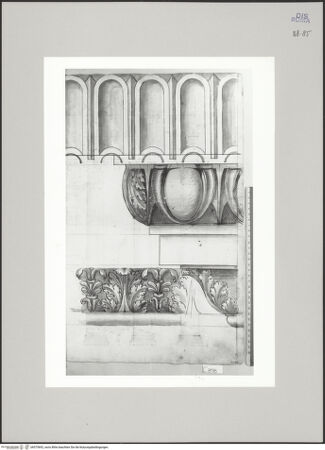 Vorderseite von Istituto Nazionale per la Grafica [https://www.deutsche-digitale-bibliothek.de/content/lizenzen/rv-ez/] Codice C (2502)Tempel des Antoninus und der Faustina, Gesims - , bh575692_recto. Foto.