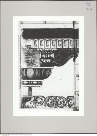 Vorderseite von Istituto Nazionale per la Grafica [https://www.deutsche-digitale-bibliothek.de/content/lizenzen/rv-ez/] Codice C (2502)Forum Transitorium, Peribulum, architektonische Details - , bh575708_recto. Foto.