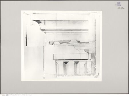 Vorderseite von Istituto Nazionale per la Grafica [https://www.deutsche-digitale-bibliothek.de/content/lizenzen/rv-ez/] Codice C (2502)Marcellustheater, Architrav, Details, Fortsetzung der Zeichnung auf fol. 42 nach oben - , bh575873_recto. Foto.