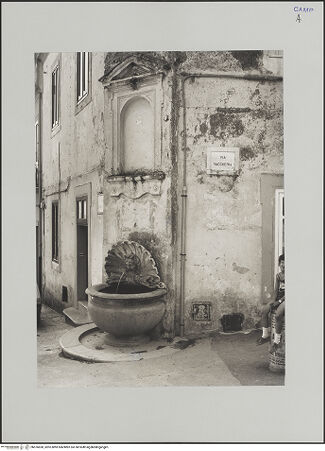 Vorderseite von unbekannt [https://www.deutsche-digitale-bibliothek.de/content/lizenzen/rv-fz/] Quartiere di San Carlo - Wandbrunnen, bh576830_recto. Foto: Kruft?, Hanno-Walter.