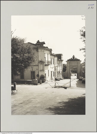 Vorderseite von unbekannt [https://www.deutsche-digitale-bibliothek.de/content/lizenzen/rv-fz/] Arco Borbonico - Rückseite (links Quartiere di San Ferdinando), bh576834_recto. Foto: Kruft?, Hanno-Walter.