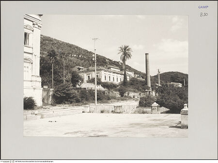 Vorderseite von unbekannt [https://www.deutsche-digitale-bibliothek.de/content/lizenzen/rv-fz/] Casino di San LeucioErweiterungsflügel - Belvedere und Erweiterungsflügel nach Nordosten, bh576856_recto. Foto: Kruft?, Hanno-Walter.