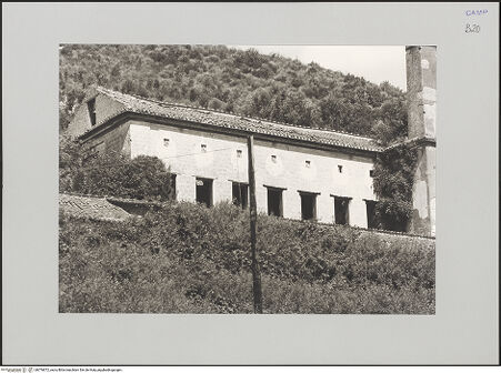 Vorderseite von unbekannt [https://www.deutsche-digitale-bibliothek.de/content/lizenzen/rv-fz/] Filanda dei Cipressi - Detail: westlicher Gebäudeteil, bh576872_recto. Foto: Kruft?, Hanno-Walter.