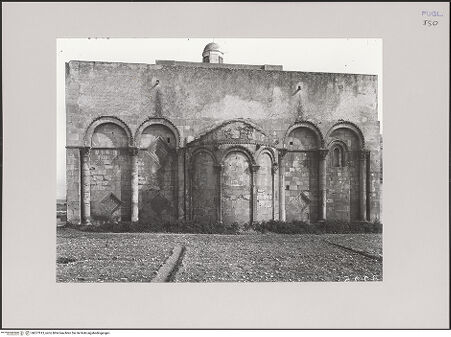 Vorderseite von ICCD [https://www.deutsche-digitale-bibliothek.de/content/lizenzen/rv-ez/] Santa Maria Maggiore di SipontoAußenbauSüdfassade - Gesamtansicht, bh577813_recto. Foto.