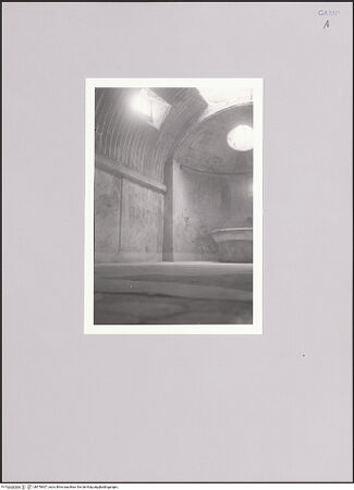 Vorderseite von Bibliotheca Hertziana [https://www.deutsche-digitale-bibliothek.de/content/lizenzen/rv-fz/] Terme del Foro - Caldarium mit labrum, bh578407_recto. Foto: Hahn, Hanno.