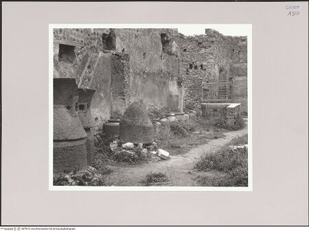 Vorderseite von Bibliotheca Hertziana [https://www.deutsche-digitale-bibliothek.de/content/lizenzen/rv-fz/] Bäckerei des Popidius Priscus - Getreidemühlen, bh578413_recto. Foto: Hahn, Hanno.