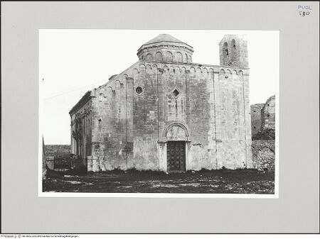 Vorderseite von Bibliotheca Hertziana [https://www.deutsche-digitale-bibliothek.de/content/lizenzen/rv-fz/] San Leonardo di SipontoAußenbauWestfassade - Ansicht von Westen, bh578505_recto. Foto: Hutzel, Max.