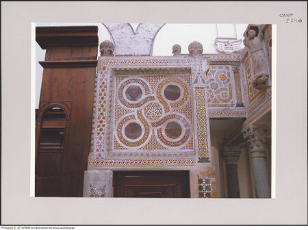 Vorderseite von Röll, Johannes [https://www.deutsche-digitale-bibliothek.de/content/lizenzen/rv-fz/] Rechte Kanzel - Detail, bh578899_recto. Foto (digital): Röll, Johannes.