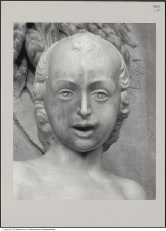 Vorderseite von Markham Schulz, Anne [https://www.deutsche-digitale-bibliothek.de/content/lizenzen/rv-ez/] Grabmal des Rechtsgelehrten Antonio Roselli (gest. 1466)Linker Wappenträger - Detail: Kopf (Frontalansicht), bh580044_recto. Foto: Schulz, Anne Markham.