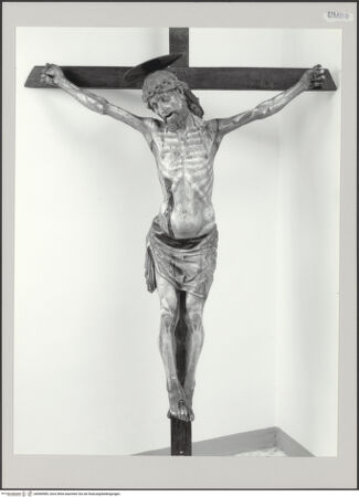 Vorderseite von Markham Schulz, Anne [https://www.deutsche-digitale-bibliothek.de/content/lizenzen/rv-ez/] Kruzifix - Gesamtansicht, frontal, bh580989_recto. Foto.