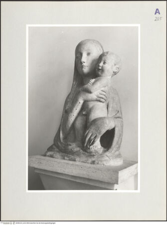 Vorderseite von Bibliotheca Hertziana [https://www.deutsche-digitale-bibliothek.de/content/lizenzen/rv-ez/] Maria mit Kind - Ansicht von schräg rechts, bh582223_recto. Foto: Kruft, Hanno-Walter.