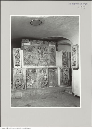 Vorderseite von ICCD [https://www.deutsche-digitale-bibliothek.de/content/lizenzen/rv-ez/] Grabmonument Papst Paul II. - , bh583123_recto. Foto.