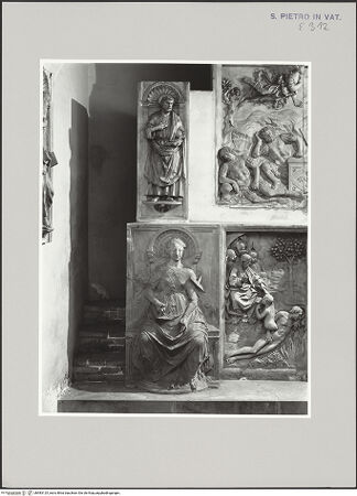 Vorderseite von ICCD [https://www.deutsche-digitale-bibliothek.de/content/lizenzen/rv-ez/] Grabmonument Papst Paul II.Fides - , bh583125_recto. Foto.