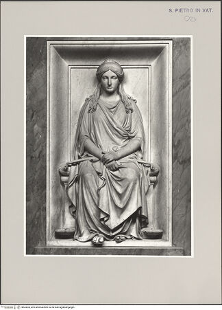 Vorderseite von ICCD [https://www.deutsche-digitale-bibliothek.de/content/lizenzen/rv-ez/] Grabmal von Papst Pius VIII. Albani - , bh583308_recto. Foto.