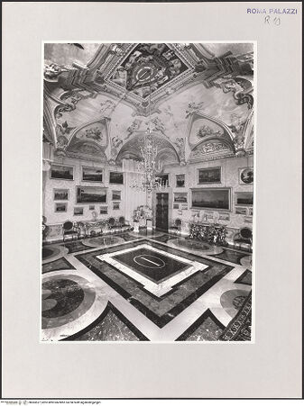 Vorderseite von Amministrazione Colonna [https://www.deutsche-digitale-bibliothek.de/content/lizenzen/rv-fz/] Palazzo ColonnaHauptflügelSala del Vanvitelli - West- und Nordseite, bh583527_recto. Foto.
