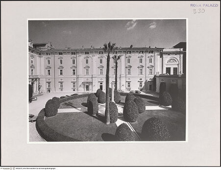 Vorderseite von Amministrazione Colonna [https://www.deutsche-digitale-bibliothek.de/content/lizenzen/rv-fz/] Palazzo ColonnaHauptflügel - Hauptflügel, von Westen, bh583529_recto. Foto.