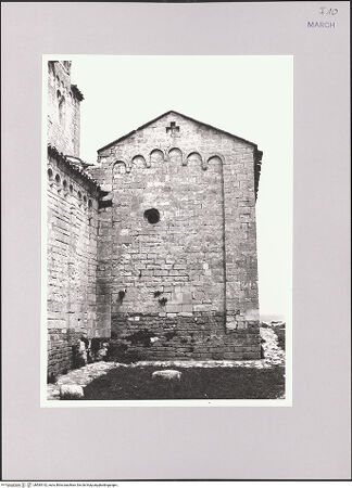 Vorderseite von Bibliotheca Hertziana [https://www.deutsche-digitale-bibliothek.de/content/lizenzen/rv-fz/] Santa Maria di PortonovoSüdfassade - Südlicher Querhausarm, von Westen, bh585142_recto. Foto: Hahn, Hanno.