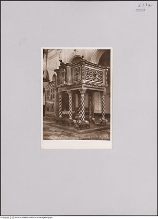 Vorderseite von Edizione Carlo Cicalese [https://www.deutsche-digitale-bibliothek.de/content/lizenzen/rv-ez/] Evangelienkanzel - Schrägansicht, bh586279_recto. Foto.