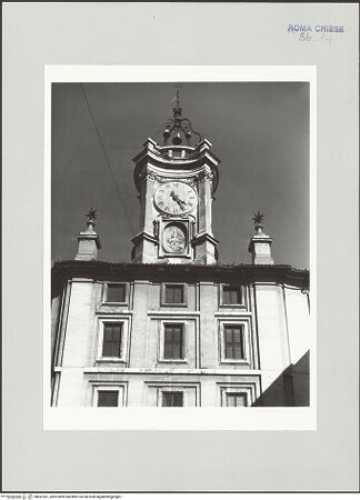 Vorderseite von Bibliotheca Hertziana [https://www.deutsche-digitale-bibliothek.de/content/lizenzen/rv-fz/] Santa Maria in VallicellaPalazzo dei Filippini - Westfassade, Detail: Obergeschoss mit der Torre dell'Orologio, bh587001_recto. Foto: Savio, Oscar.