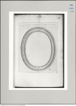 Vorderseite von Ecole Nationale Supérieure des Beaux Arts [https://www.deutsche-digitale-bibliothek.de/content/lizenzen/rv-ez/] Recueil Weale. Libro degli abbozzi de disegni delle commissioni, che si fano in Roma per ordine della Corte (di Portugallo)Nr. 38: Entwurf für die Dekoration eines ovalen Rahmens - , bh588179_recto. Foto.