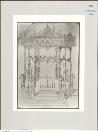Vorderseite von Nationalmuseum Stockholm [https://www.deutsche-digitale-bibliothek.de/content/lizenzen/rv-ez/] Von Engeln getragener Baldachin - , bh588514_recto. Foto.