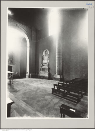 Vorderseite von ICCD [https://www.deutsche-digitale-bibliothek.de/content/lizenzen/rv-ez/] Grabmal des Kardinal Guglielmo de Braye - Gesamtansicht: Blick vom Mittelschiff ins Querhaus.  Vor der Restaurierung 2004, bh589025_recto. Foto.