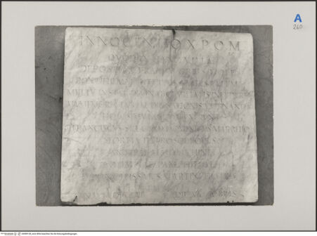 Vorderseite von Burla (Viterbo) [https://www.deutsche-digitale-bibliothek.de/content/lizenzen/rv-ez/] Büste von Papst Innozenz X. - Schrifttafel (heute verschollen), bh589128_recto. Foto.