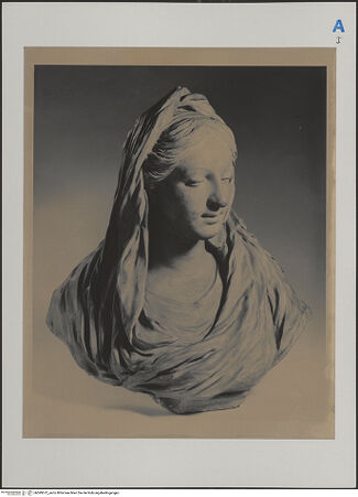 Vorderseite von New York, Arthur M. Sackler Foundation [https://rightsstatements.org/page/CNE/1.0/] Frauenbüste mit Schleier - , bh589572_recto. Foto.