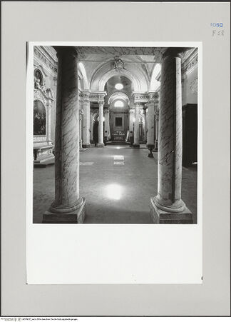 Vorderseite von Sigismondi, Roberto [https://rightsstatements.org/page/CNE/1.0/] San Francesco - Blick zum Chor, bh589632_recto. Foto: Sigismondi, Roberto.