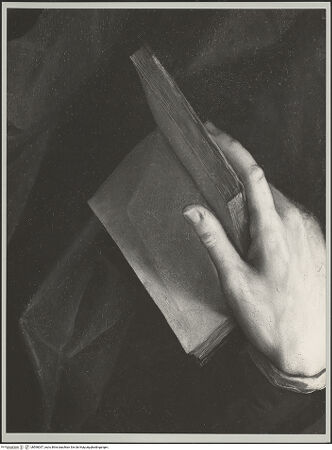 Vorderseite von unbekannt [https://rightsstatements.org/page/CNE/1.0/] Bildnis eines Gelehrten - Ausschnitt der rechten Hand mit geöffnetem Buch, bh590037_recto. Foto.