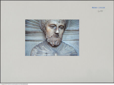 Vorderseite von unbekannt [https://www.deutsche-digitale-bibliothek.de/content/lizenzen/rv-fz/] Altar mit Maria und den Heiligen Katharina von Alexandrien (rechts) und Augustinus (links) - Detail: Kopf des Augustinus, bh590108_recto. Foto: Negri Arnoldi, Francesco.