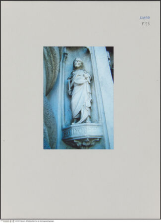 Vorderseite von unbekannt [https://www.deutsche-digitale-bibliothek.de/content/lizenzen/rv-fz/] HauptportalLinkes Gewände mit Aposteldarstellungen - Detail: Apsotel Andreas, bh590174_recto. Foto: Negri Arnoldi, Francesco.