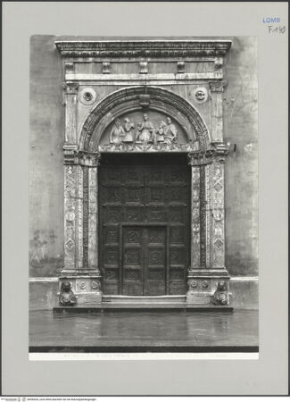 Vorderseite von Alinari [https://www.deutsche-digitale-bibliothek.de/content/lizenzen/rv-ez/] Hauptportal - Gesamtansicht, bh590263_recto. Foto.