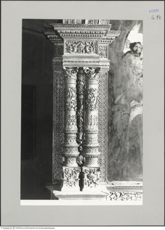 Vorderseite von Alinari [https://www.deutsche-digitale-bibliothek.de/content/lizenzen/rv-ez/] HochaltarAltarrahmung - Detail: Linkes Säulenpaar, bh590264_recto. Foto.