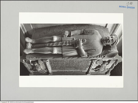 Vorderseite von unbekannt [https://www.deutsche-digitale-bibliothek.de/content/lizenzen/rv-fz/] Grabmal des Bartolomeo Carafa - Gisant von oben, bh590298_recto. Foto.