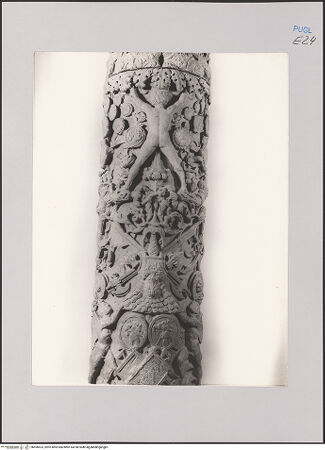 Vorderseite von Guido, Giovanni, Lecce [https://www.deutsche-digitale-bibliothek.de/content/lizenzen/rv-ez/] Vier Säulen vom Altar der Martyrer - Zweite Säule von Links, Detail: Mitte, bh590523_recto. Foto.